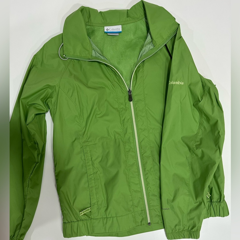 Columbia Women’s Switchback Windbreaker Jacket in Spring Green